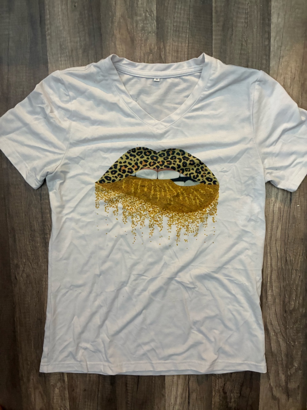 White V-Neck Short Sleeve Tee with Leopard-Print and Gold Lips Graphic